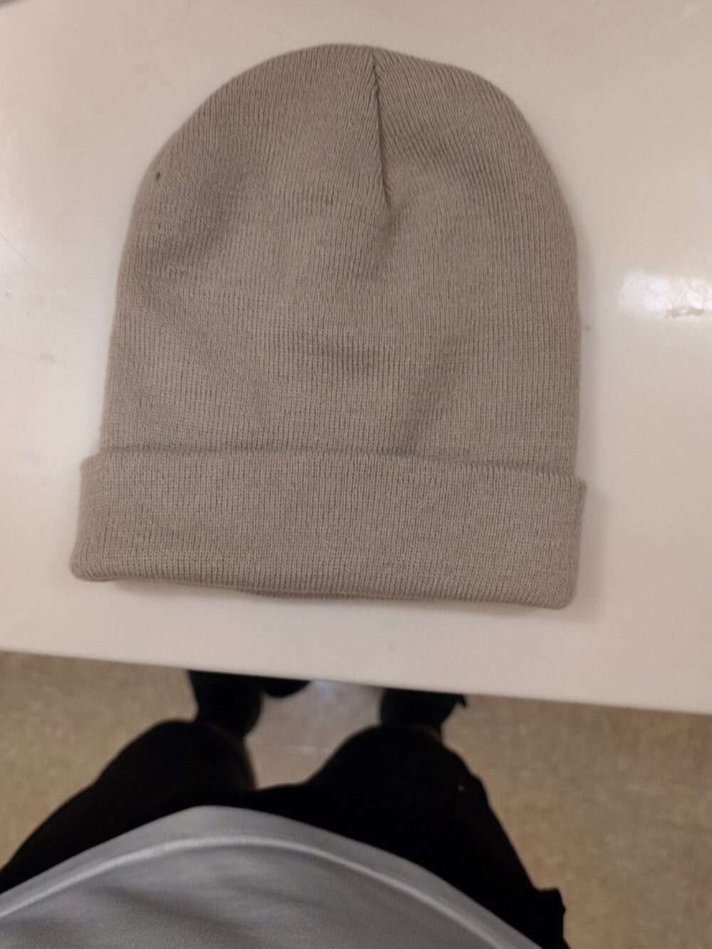 Realtree Hat Unisex One Size Beige Beanie Leather Logo Hunting Fishing Outdoors - Picture 2 of 4